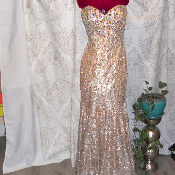 Tony Bowls Evening 6 Gold Strapless Gown Sequins Beads - Picture 1 of 5